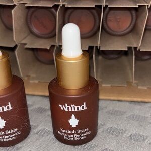 Whind Kasbah Stars Radiance Renewing Night Serum.